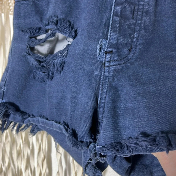 Free People | One Teaspoon Distressed Dark Wash Hawk Shorts Size 28 - Picture 2 of 10